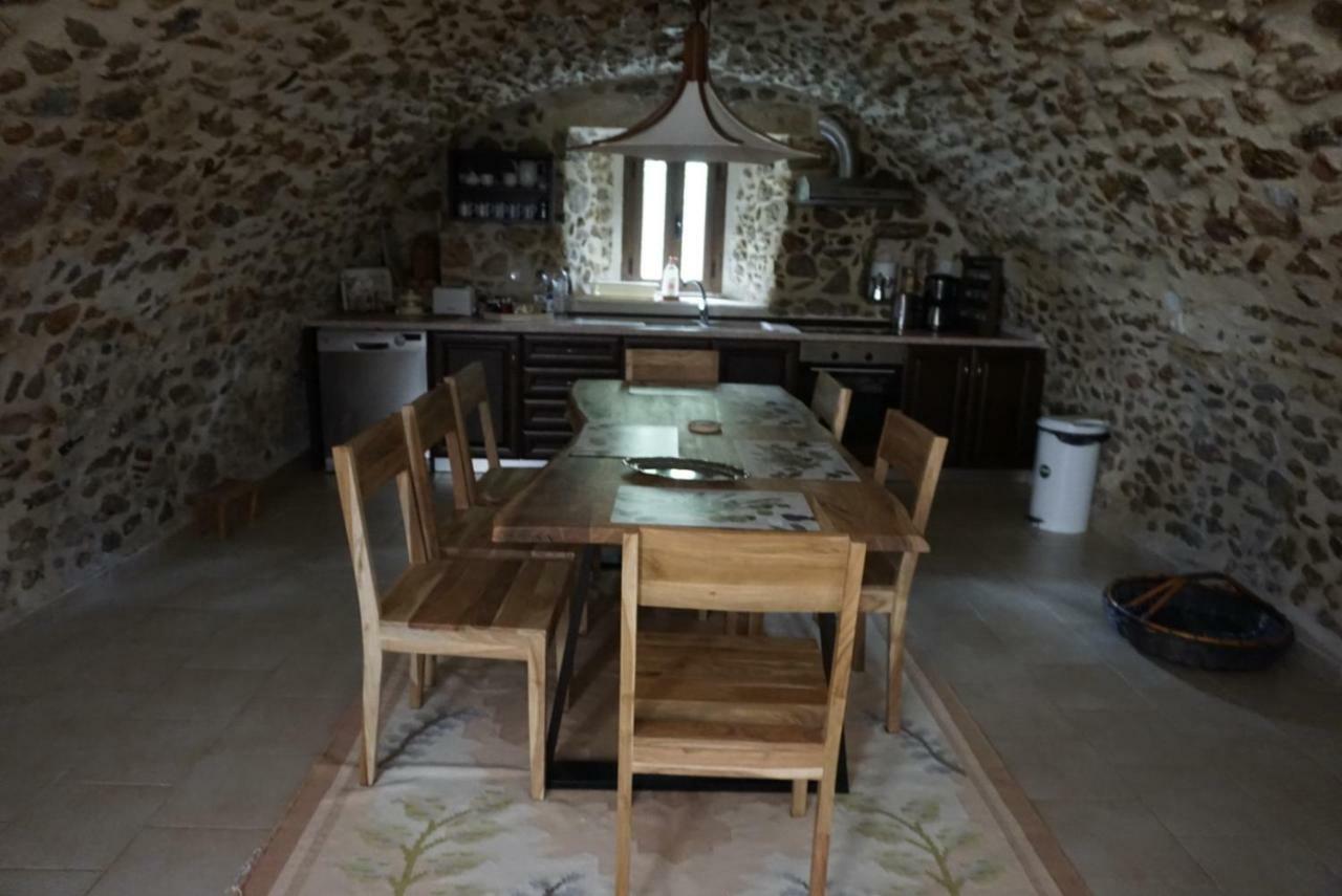 Villa Haus Kleopatra Leonídion Esterno foto