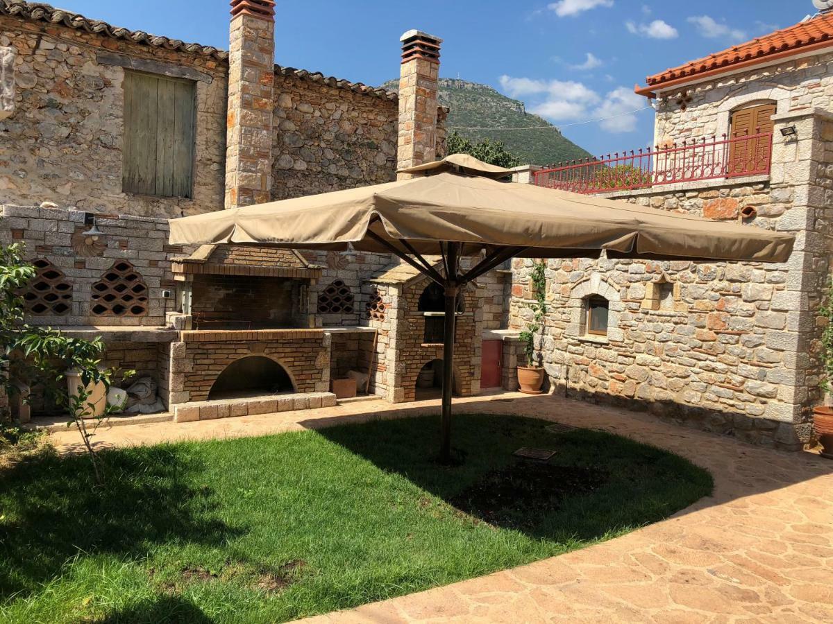 Villa Haus Kleopatra Leonídion Esterno foto