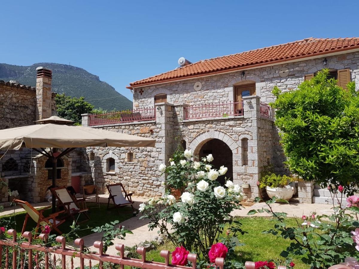Villa Haus Kleopatra Leonídion Esterno foto