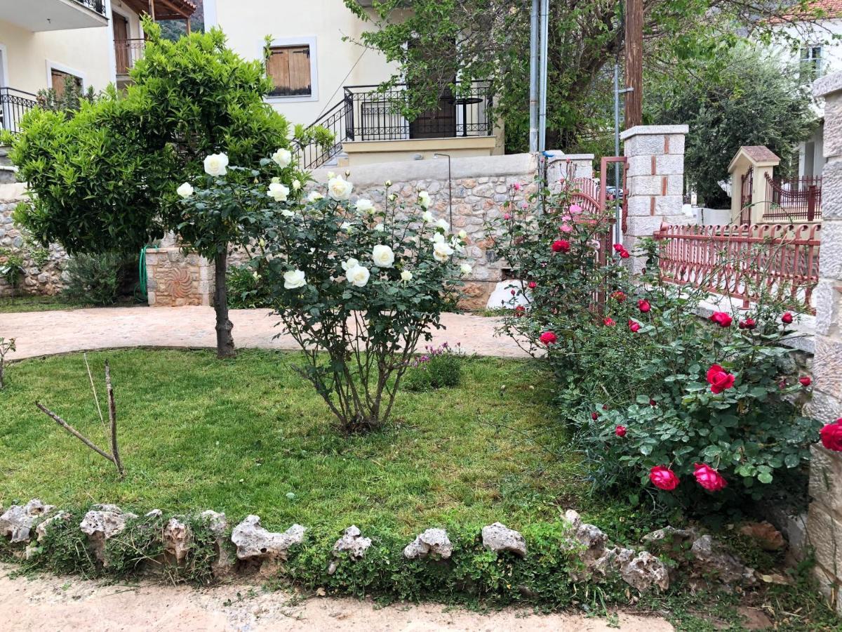 Villa Haus Kleopatra Leonídion Esterno foto